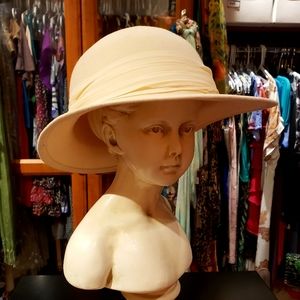 Vintage Cream Felt Hat